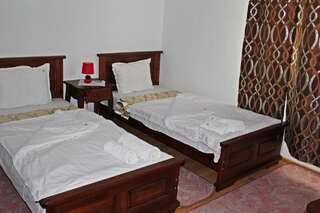 Отель Petra Hotel Петрич Двухместный номер с 1 кроватью или 2 отдельными кроватями и балконом-4